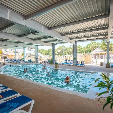 营地 Village Le Vieux Port***** 3*