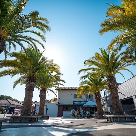 Village Le Vieux Port***** 营地 3*