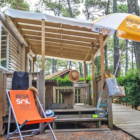 营地 Village Le Vieux Port***** 3*