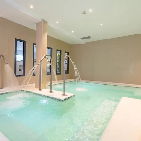 مكان تخييم Village Le Vieux Port***** 3*