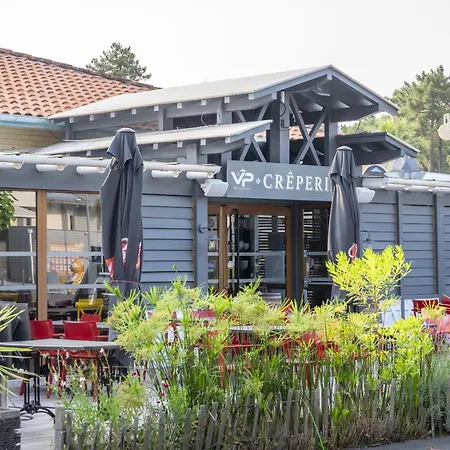 مكان تخييم Village Le Vieux Port***** 3*
