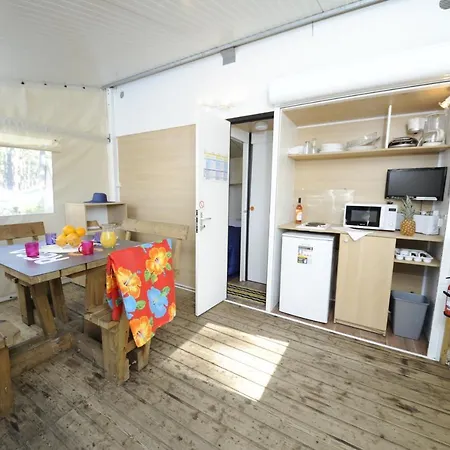 Village Le Vieux Port***** Campsite