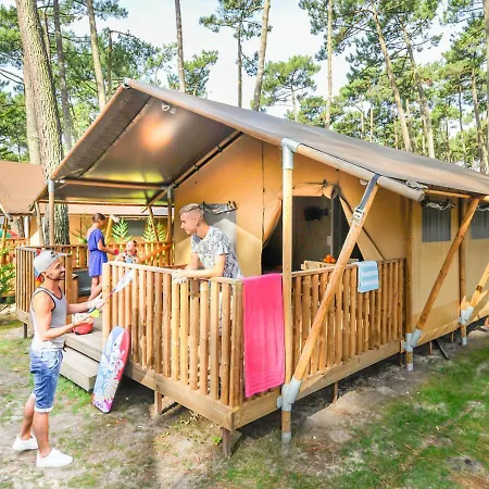 Village Le Vieux Port***** Campsite 3*