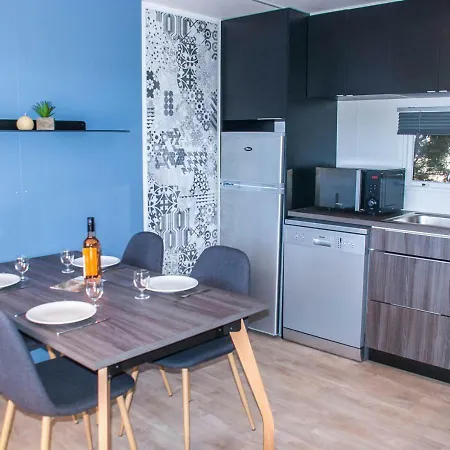 营地 Village Le Vieux Port***** 3*